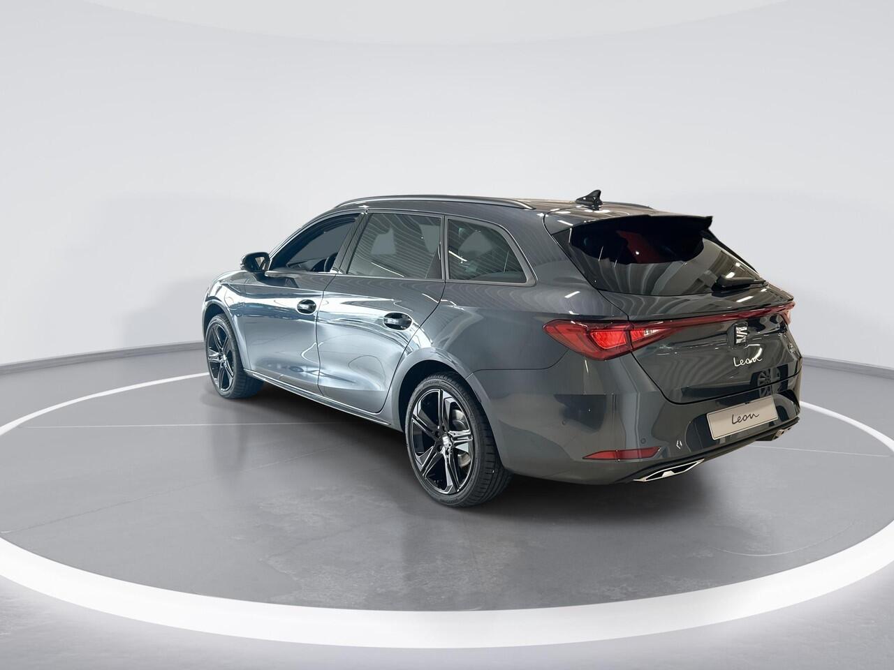 Seat LEON Sportstourer 1.5 TSI e-Hybrid FR Business 204 PK l Black Pack l Wegklapbare Trekhaak l Safe & Driving Pack