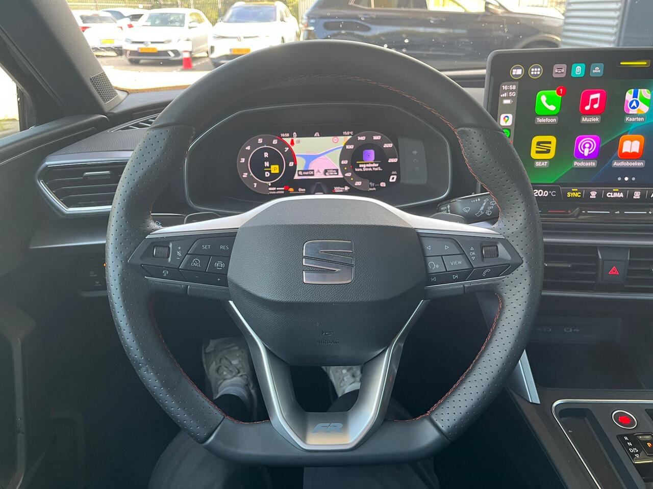 Seat LEON Sportstourer 1.5 TSI DSG e-Hybrid FR Business / 18'' LMV / Navigatie / Carplay / Achteruitrij camera / Adaptieve cruise control / 132 KM WLTP