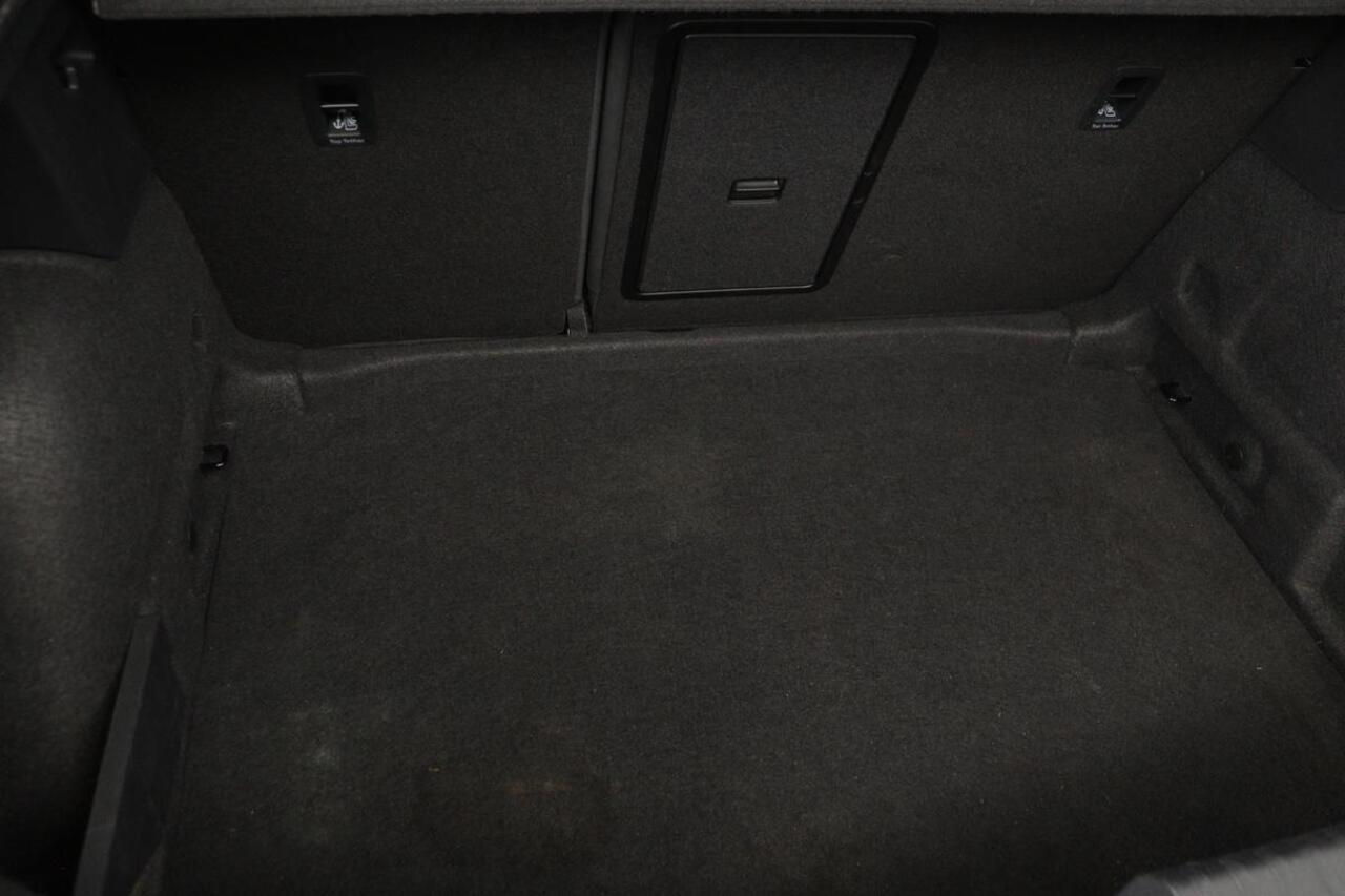 Seat LEON 1.5 eTSI FR Launch Edition | Carplay | Stoel & stuurverwarming | Camera | Adaptive cruise | Navigatie | Keyless | Full LED | Sportstoelen