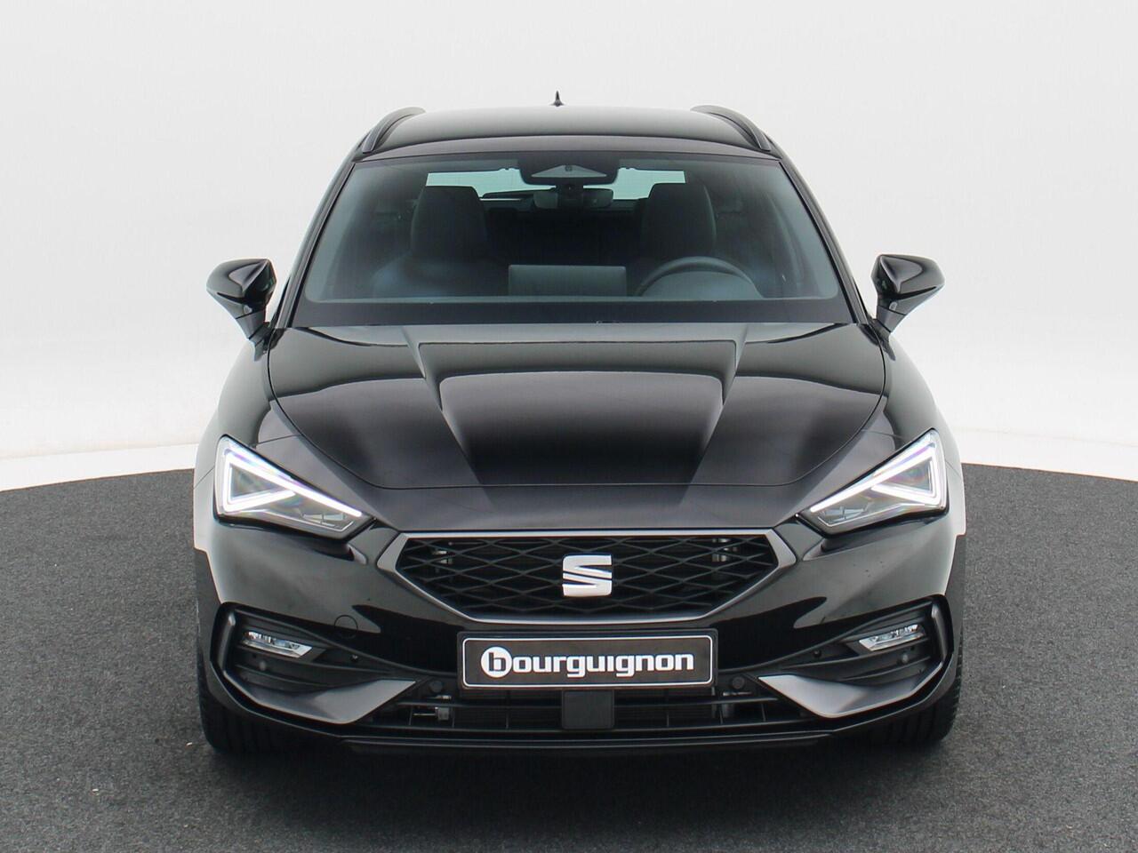 Seat LEON Sportstourer FR Business 1.5 TSI eHybrid PHEV 204pk | Trekhaak | Adaptive cruise control | Navigatie | Black pack