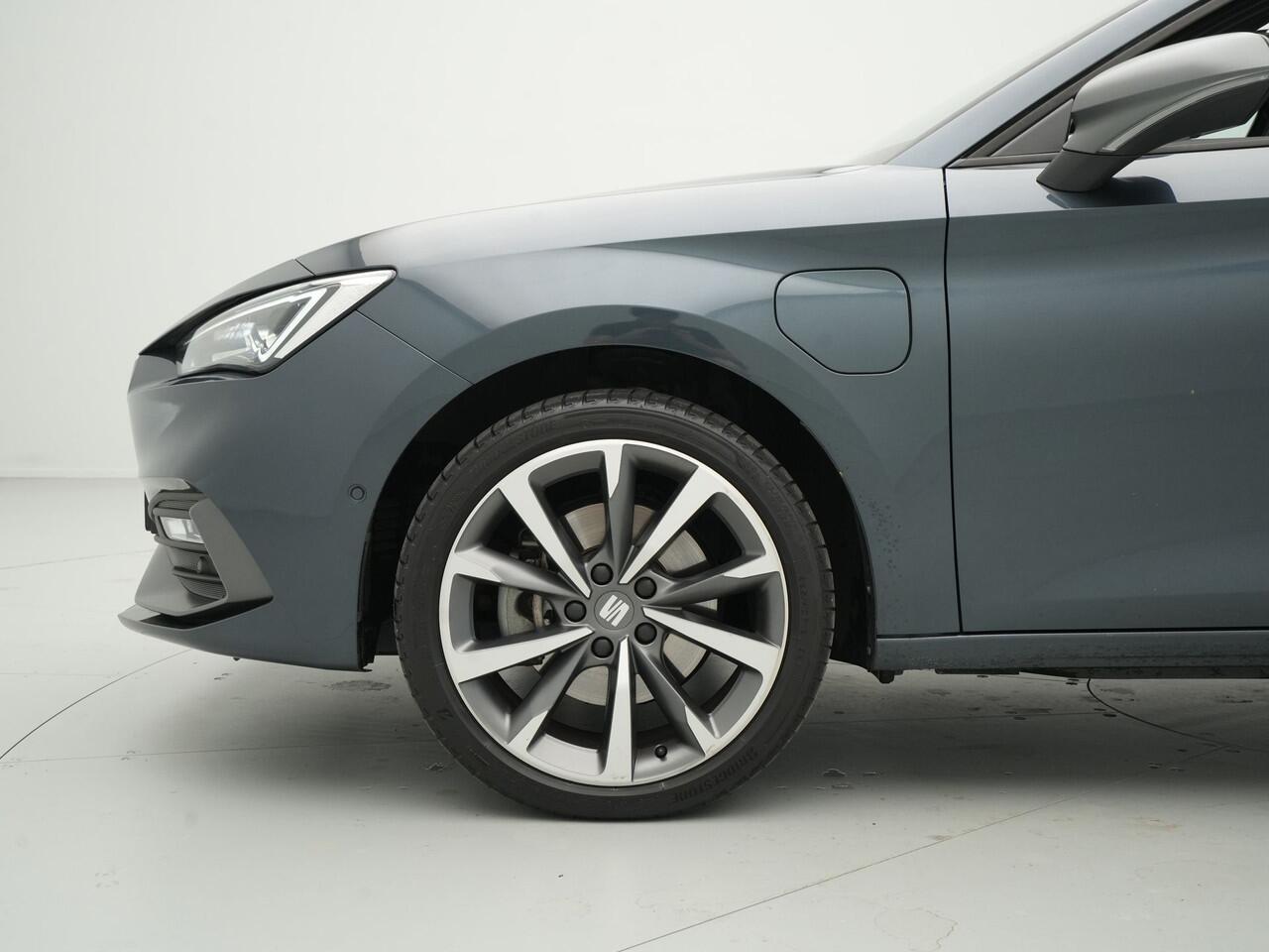 Seat LEON 1.4 TSI eHybrid PHEV 204pk FR Business Intense Panorama Navigatie Stoel/stuurverwarming Keyless Acc 341