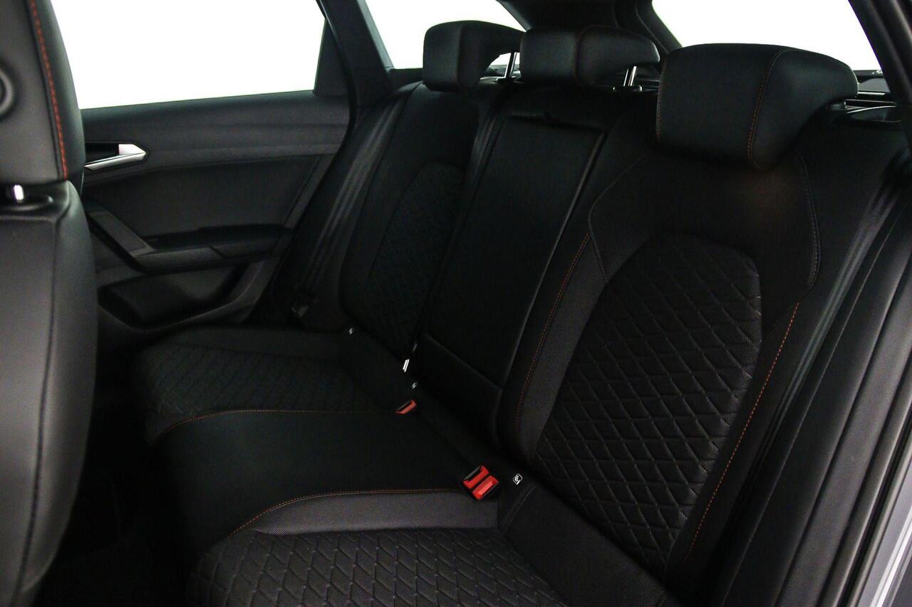 Seat LEON Sportstourer FR First Edition 1.5 TSI eHybrid 204pk DSG Automaat Trekhaak, Adaptive cruise control, LED matrix koplampen, Navigatie, Achteruitrijcamera