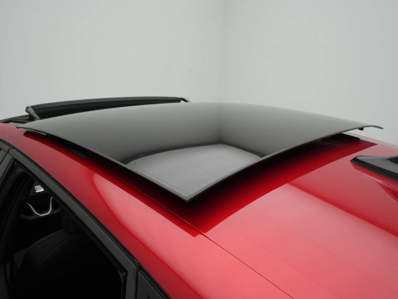 Seat LEON 1.4 TSI eHybrid PHEV FR Business Intense Hybrid, Digital cockpit, LED, Armsteun, Full-Link, Stoel/stuur verwarming *DEMO VOORDEEL*