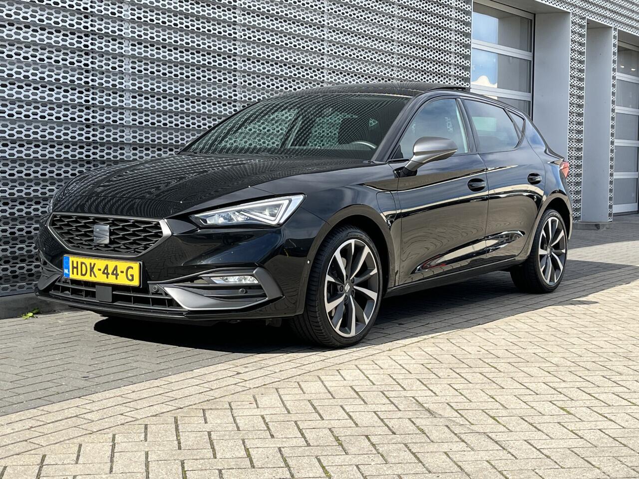Seat LEON 1.4 TSI eHybrid PHEV FR Business Intense / Panoramadak / 18" LMV / Navigatie / App connect / Camera / Parkeersensoren V+A / Dodehoek / **