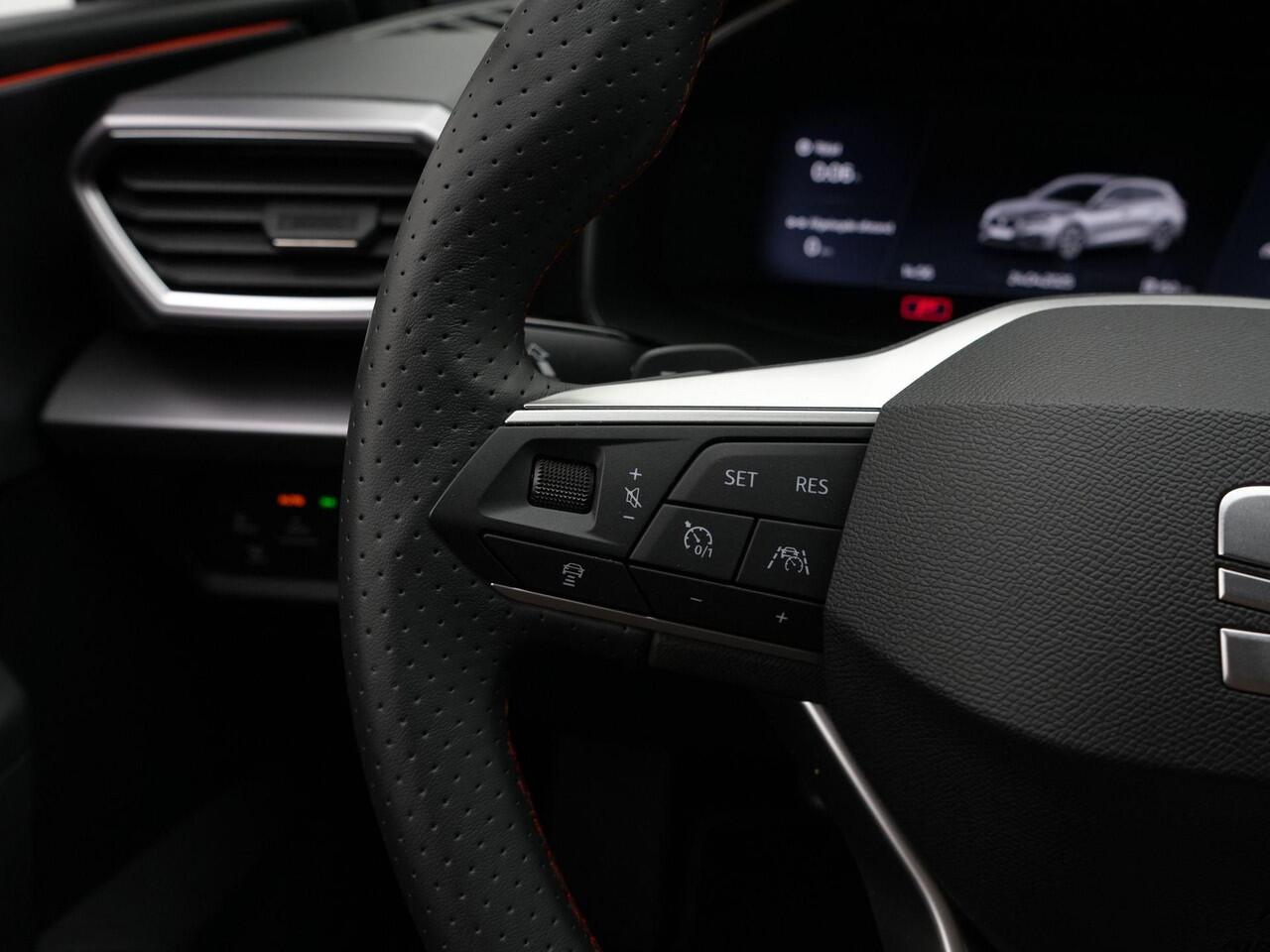 Seat LEON Sportstourer 1.5 eTSI 150 pk DSG FR Business Intense | Stuur-/stoelverwarming | Achteruitrijcamera | Navigatie