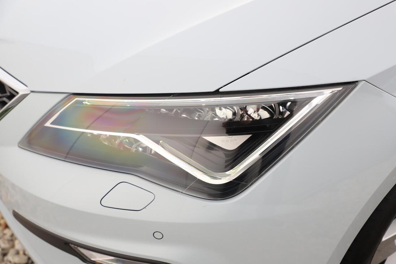 Seat LEON ST 1.0 TSI FR Ultimate Edition Virtual Cockpit Panoramadak 17 inch LMV Full LED Navigatie Achteruitrijcamera Carplay Beats Audio Navigatie Clima Cruise Stoelverwarming