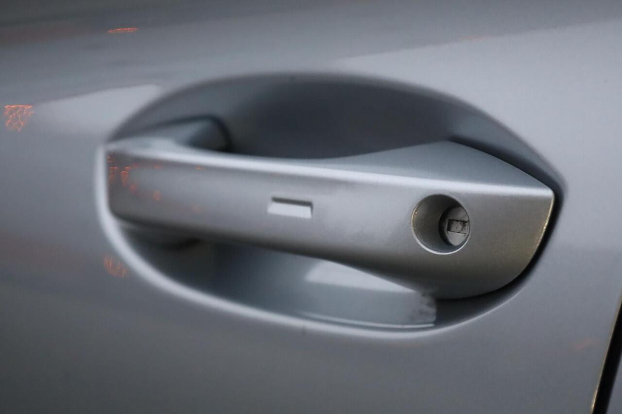 Seat LEON Sportstourer 1.4 TSI eHybrid PHEV Xcellence ACC side assist achteruitrijcamera elektrische achterklep keyless navigatie pdc voor en achter LED verlichting 17" LMV spiegel pakket full link carplay voorbereiding draadloos app connect