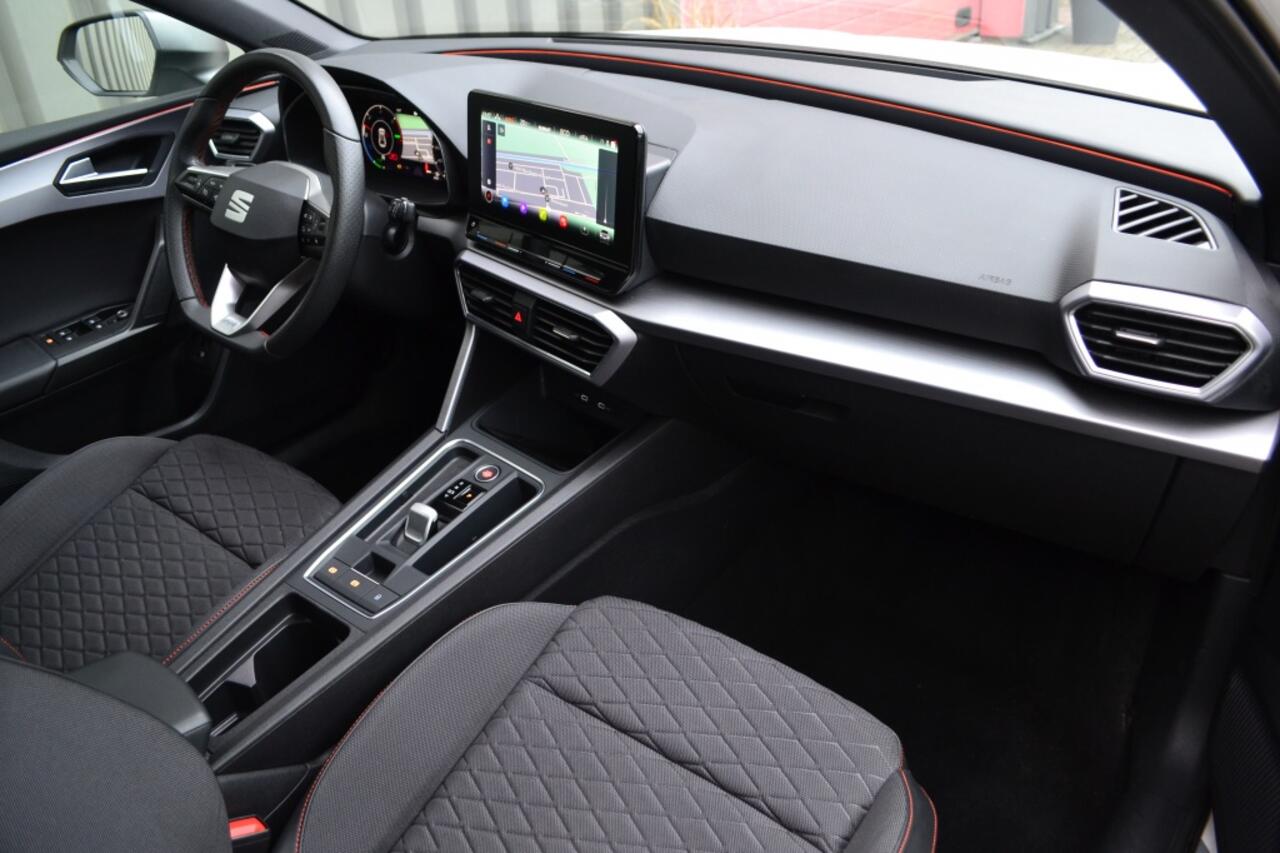 Seat LEON FR e-Hybrid Business LED/Camera/18''/Keyless