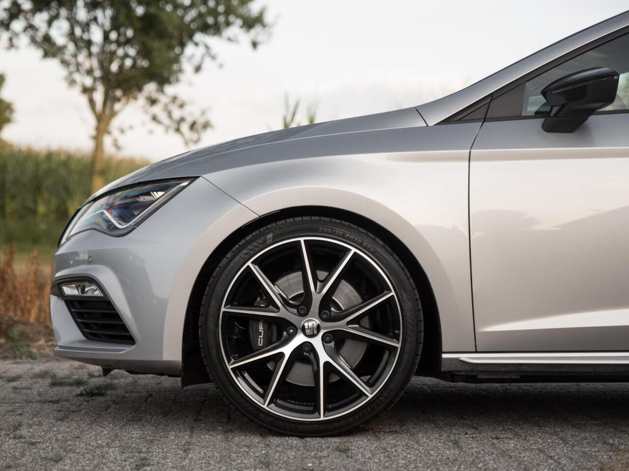 Seat LEON ST 2.0 4DRIVE CUPRA Pano Virtual Keyless Schaal