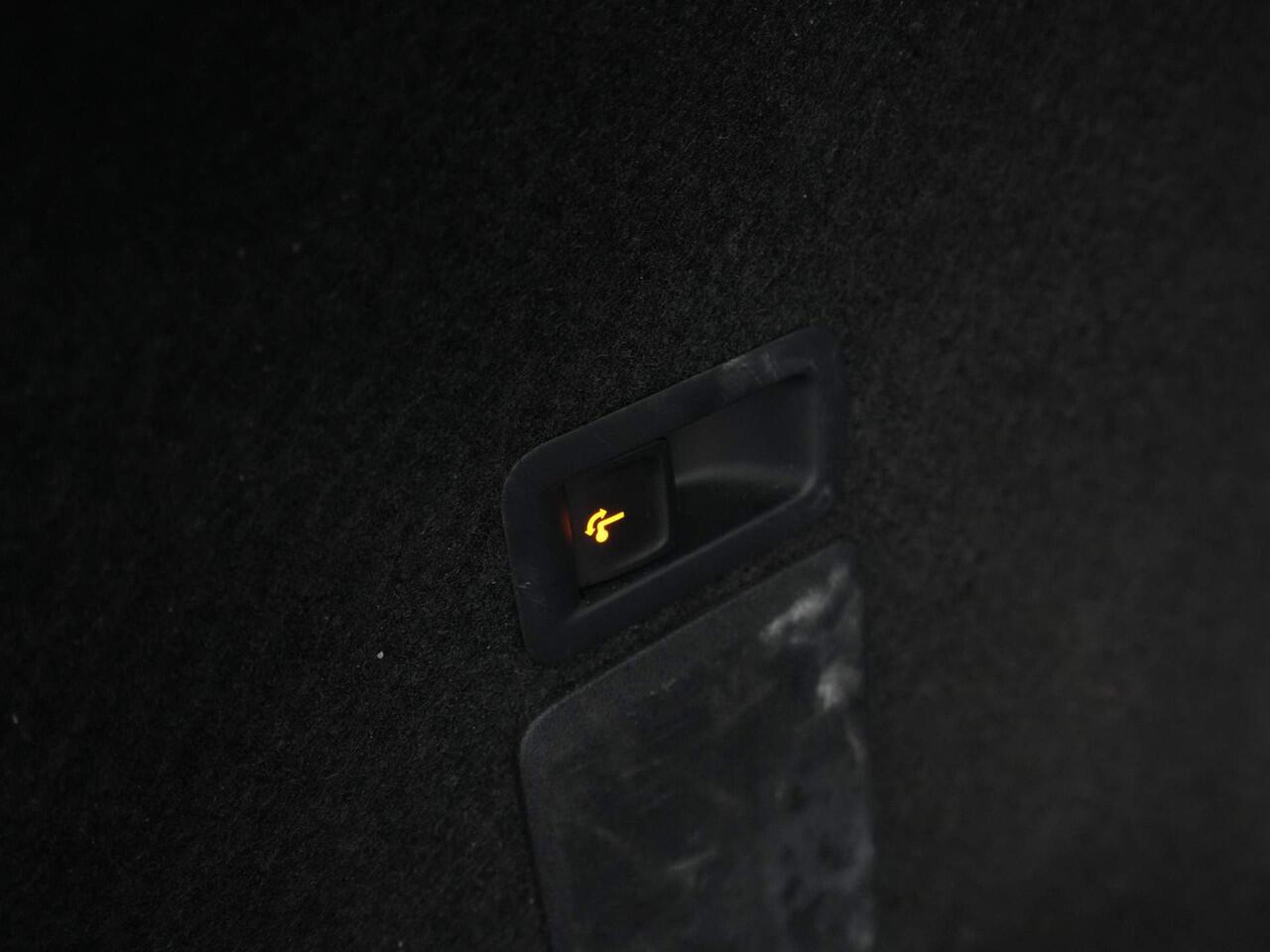 Seat LEON Sportstourer 1.0 eTSI 110pk DSG Style Business Intense Navigatie Wegkl. trekhaak Camera Acc Parkassist 35