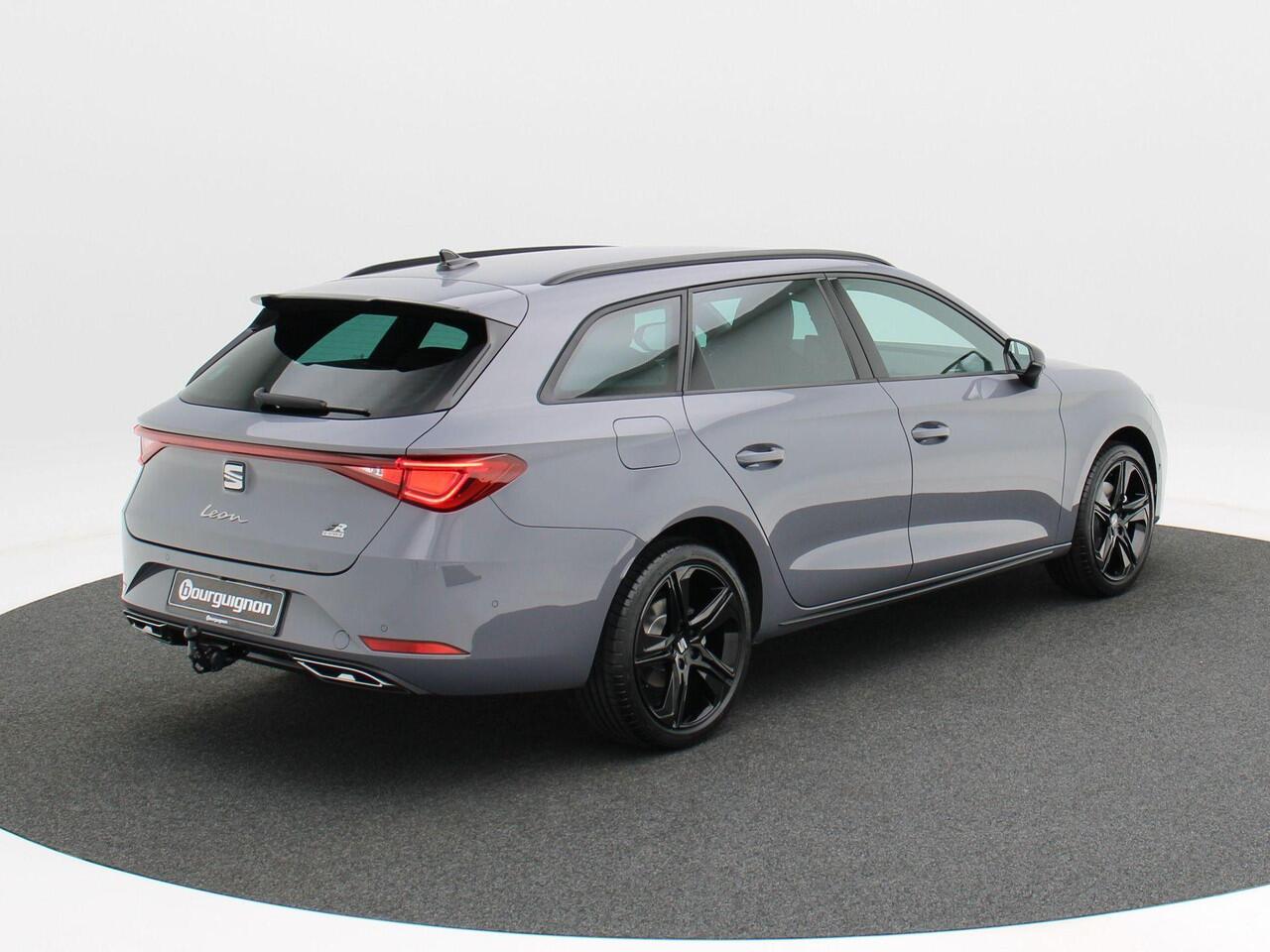 Seat LEON Sportstourer FR Business 1.5 TSI eHybrid PHEV 204pk | Trekhaak | Adaptive cruise control | Achteruitrijcamera | Black pack