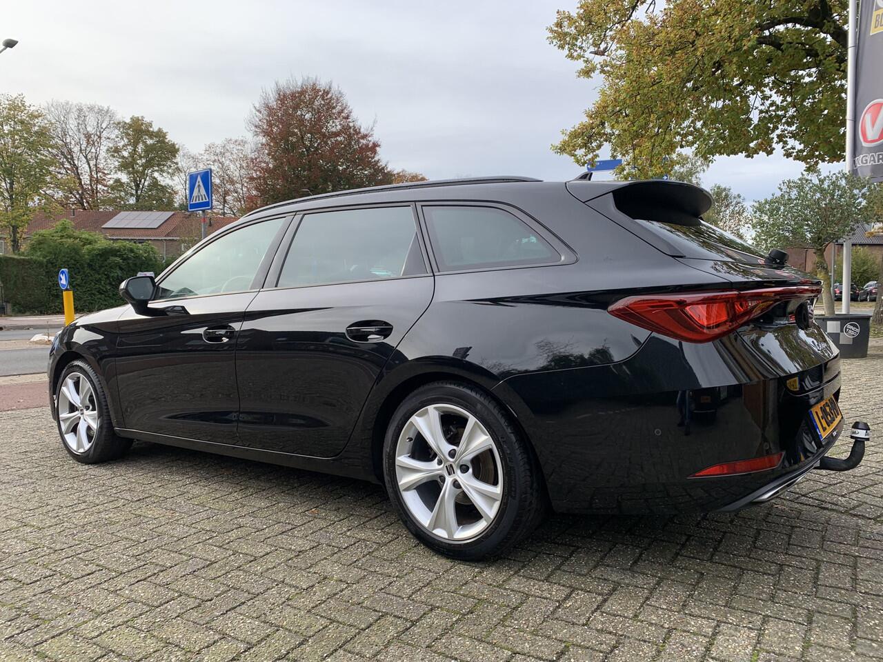 Seat LEON Sportstourer 1.5 eTSi FR Intense Aut., Pano | Technology & Stoelen pack