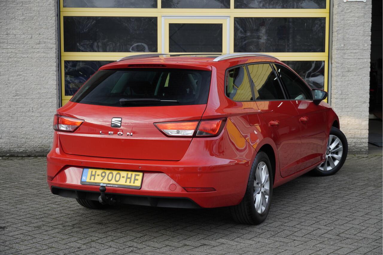 Seat LEON ST 1.5 TSI 150PK! Automaat Style Ultimate Edition BJ2020 Lmv 16" | Led | Pdc | Navi | Beats Audio | Panoramadak | Trekhaak | Achteruitrijcamera | App-Connect | Climate control | Cruise control | Extra getint glas