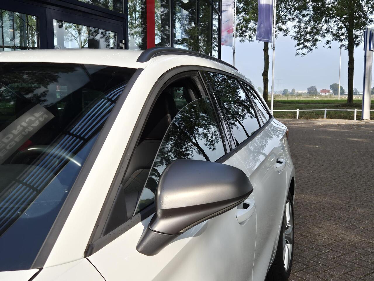 Seat LEON Sportstourer 1.4 TSI eHybrid PHEV FR | LM Velgen | ECC | PDC + Camera | Navigatie