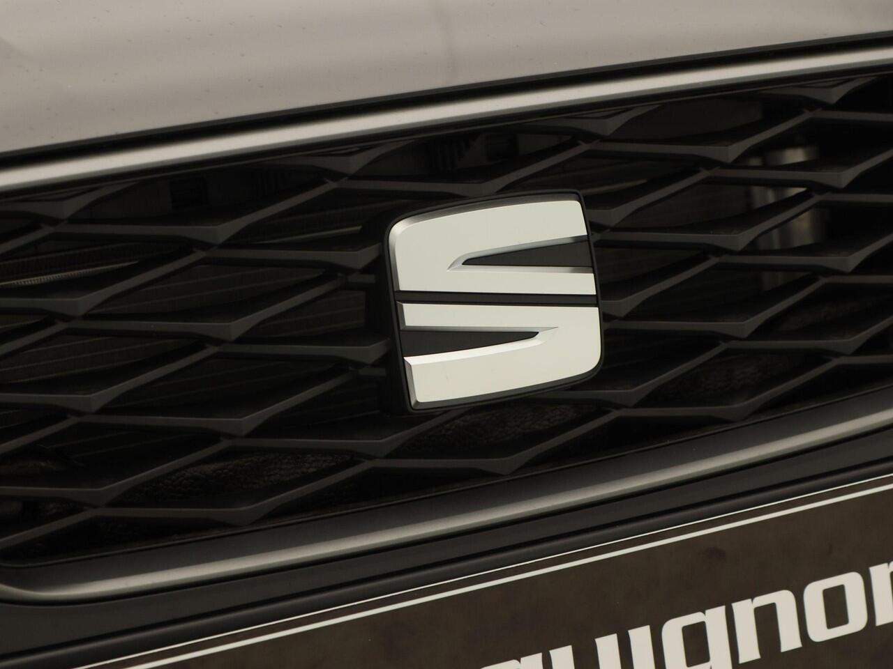 Seat LEON Sportstourer FR Business 1.5 TSI eHybrid PHEV 204pk | Trekhaak | Navigatie | Stoelverwarming | Keyless