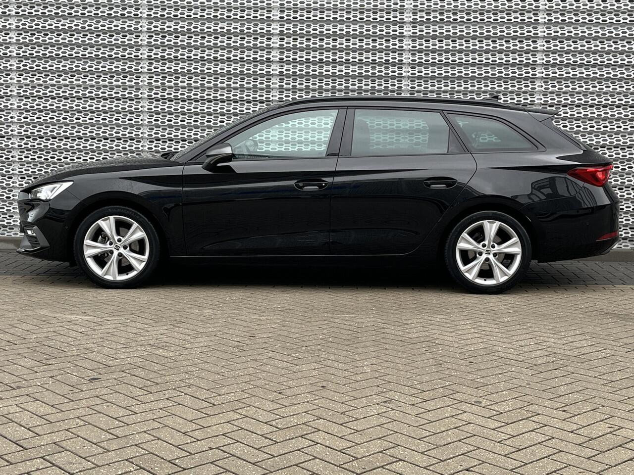 Seat LEON Sportstourer 1.5 TSI FR Business Intense / Navigatie / Led / Camera / Parkeersensoren / Lichtmetaal 17 inch / **
