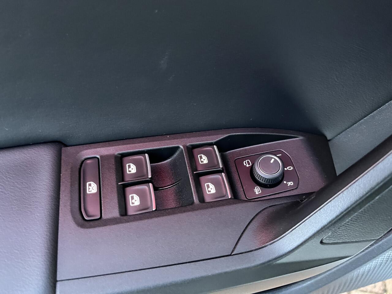 Seat LEON Sportstourer 1.4 TSI eHybrid PHEV FR Business Intense / AUTOMAAT/ PANO/ FULL LINK/ PARK. SENSOREN + CAMERA/ ADAPT. CRUISE/ STOEL-STUUR VERWARM./ RIJ-MODI