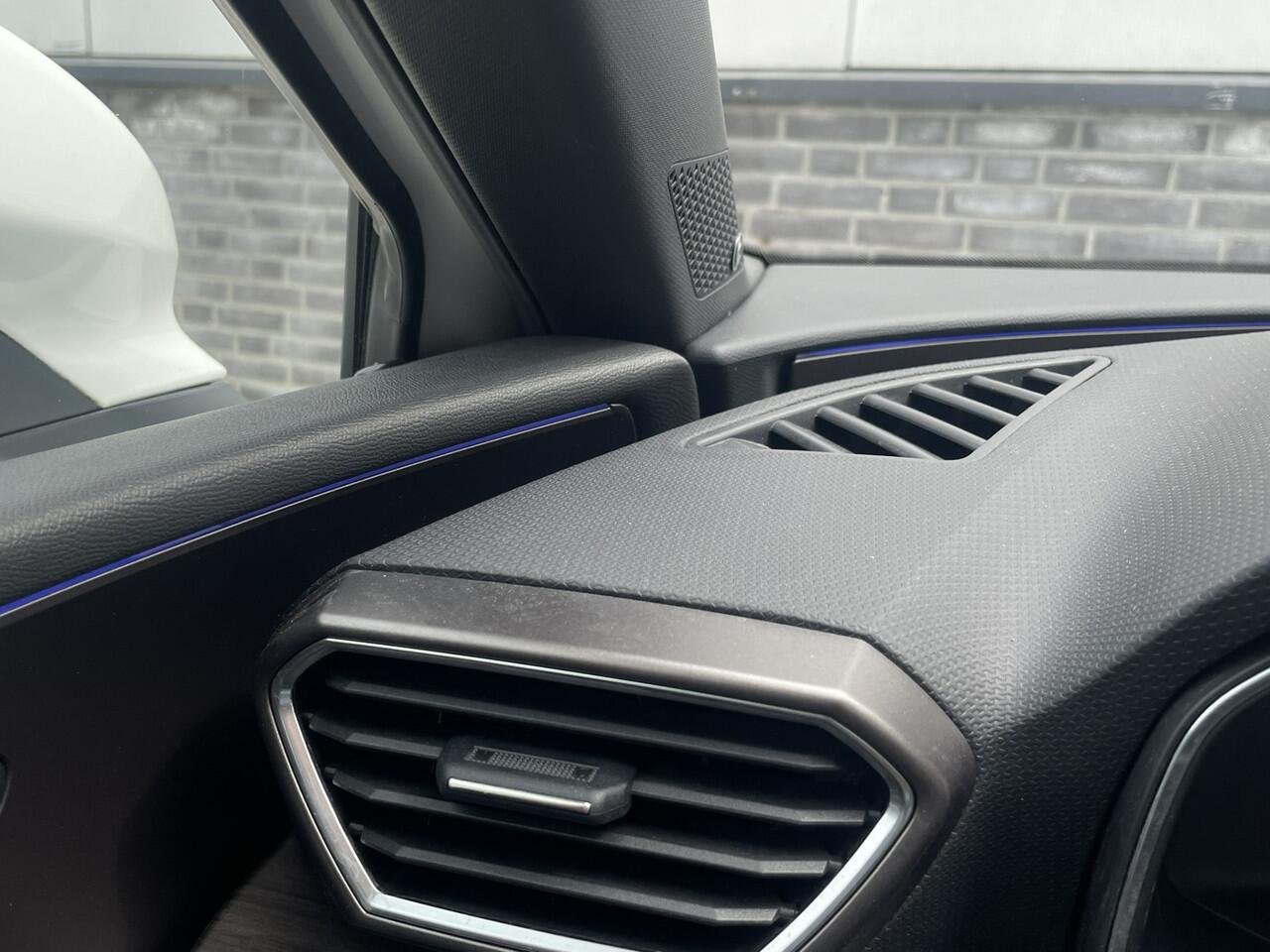 Seat LEON Sportstourer 1.5 eTSI Xcellence M-Hybrid | Elek Trekhaak | Sfeerverl. | LED | Carplay | Camera | Navi | Keyless | Adap. Cruise