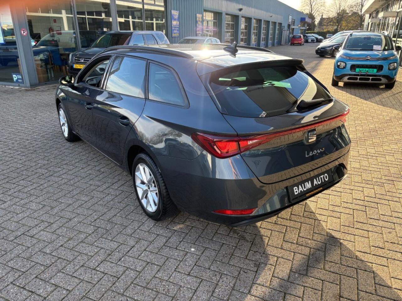 Seat LEON 1.0 ETSI STYLE AUTOMAAT NAVI-CARPLAY WINTERPACK PDC-CAMERA.