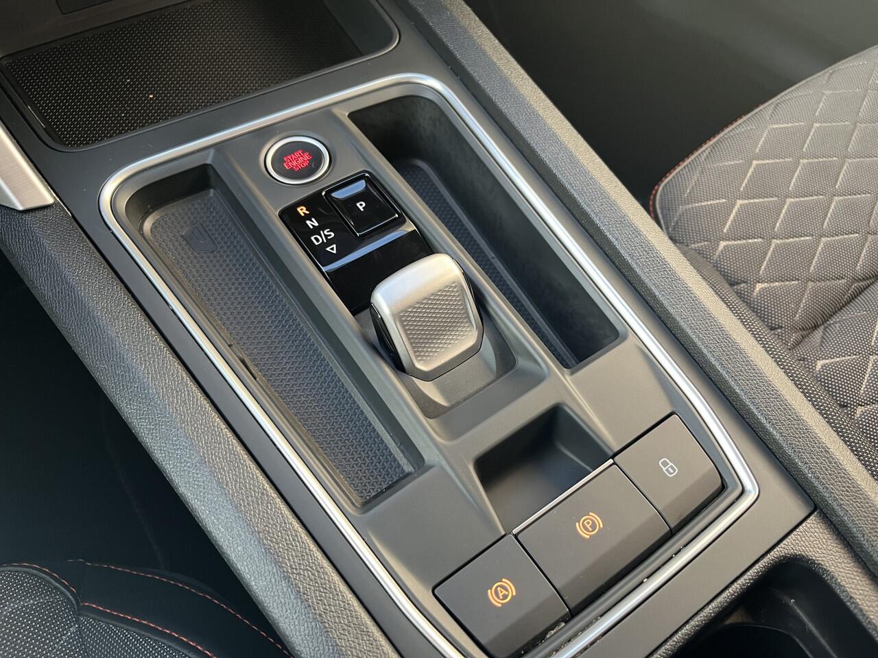 Seat LEON Sportstourer 1.5 TSI e-Hybrid FR Business / AUTOMAAT/ GARANTIE TM 03-2029/ STUUR+STOEL VERWARM./ PARK.SENSOR.V+A/ CAMERA/ FULL LINK/ ACC/ NAVI/ RIJ-MODI/ CLIMA/ DAB/ DIGITAL DASH/ LANE-ASSIST/ LED/ ISOFIX/ 17'' LMV