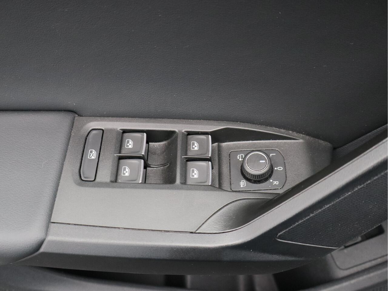 Seat LEON Sportstourer 1.5 TSI FR Launch Edition/ compleet!