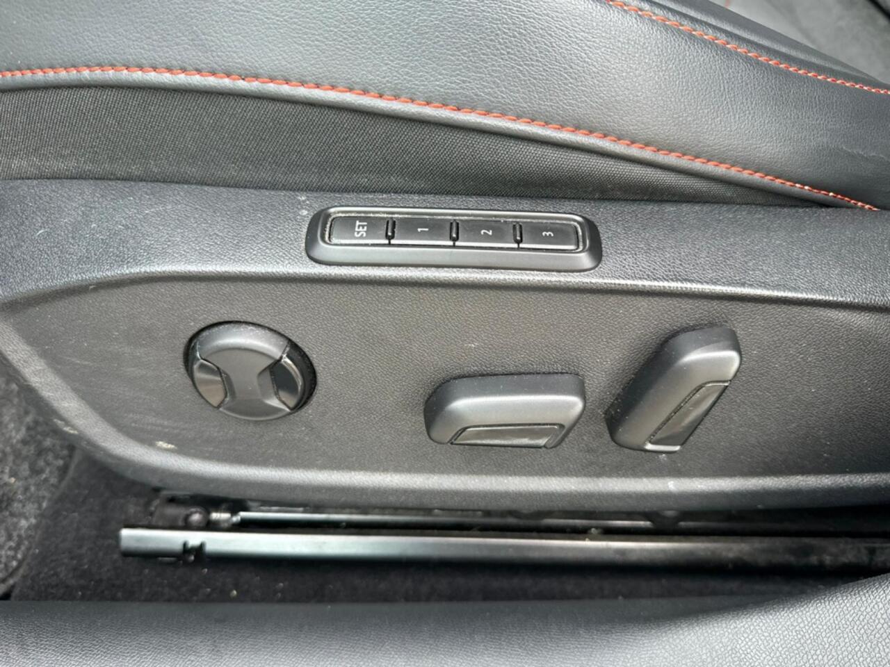 Seat LEON Sportstourer 1.4 TSI e-Hybrid PHEV FR | ACC | Elk Stoel | Leer