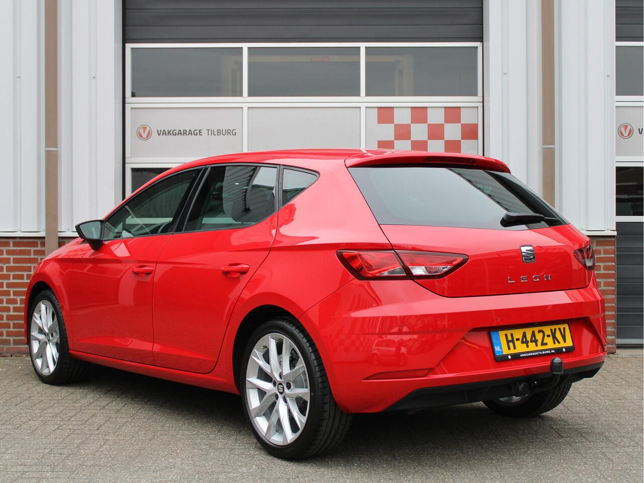 Seat LEON 1.5 TSI 150PK Style Ultimate Edition Automaat /NAVI/18'LM/Camera/Trekhaak/Stoelverwarming/PDC/Keyless/Lane assist/DAB+/NAP! 1e eig!