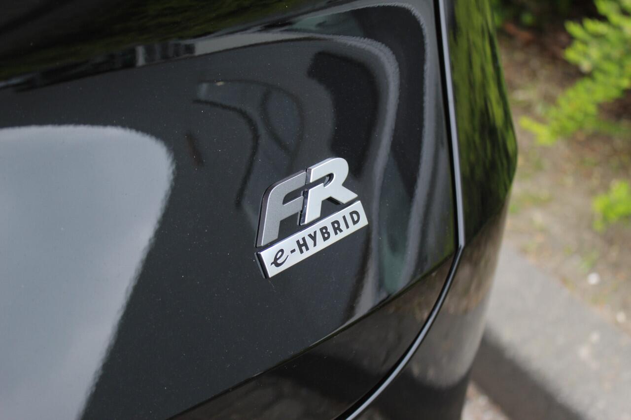 Seat LEON Sportstourer 1.5 TSI e-Hybrid FR PHEV First Edition 130 km range / Camera / Navigatiesysteem