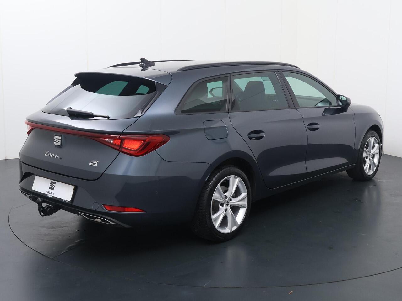 Seat LEON Sportstourer 1.4 TSI eHybrid PHEV FR Business Intense | 204 PK | SoH 99% | Trekhaak | Multifunctioneel stuurwiel |