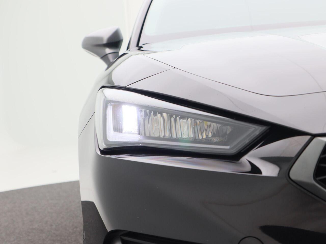 Seat LEON 1.4 TSi 204 Pk Phev eHybrid FR Business Intense | LED | Sensoren | Carplay | Navigatiesysteem | Stoel Verwarming | Climate Control | Privacy Glass | 17 Inch | 63.623 Km!!