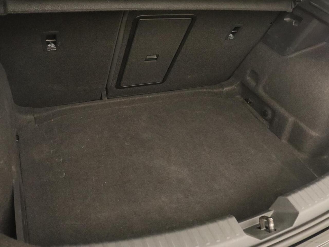 Seat LEON 1.0 TSI FR Intens | Stoel & stuurverwarming | Carplay | Camera | Adaptive cruise | Navigatie | Park Assist | Digital Cockpit | Keyless | Full LED