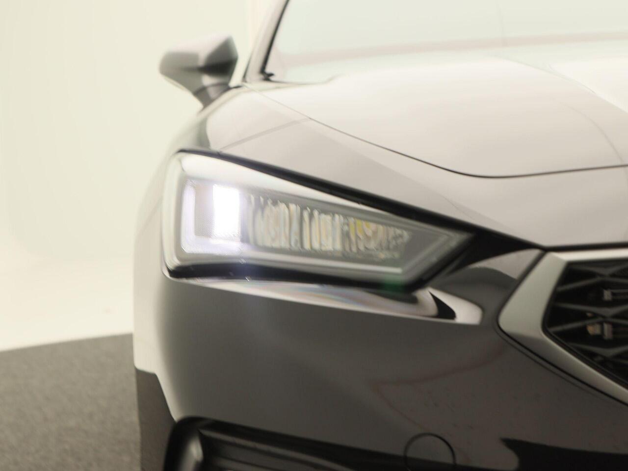 Seat LEON Sportstourer FR Business 1.5 TSI eHybrid PHEV 204pk | Trekhaak | Keyless | Stoelverwarming | Achteruitrijcamera