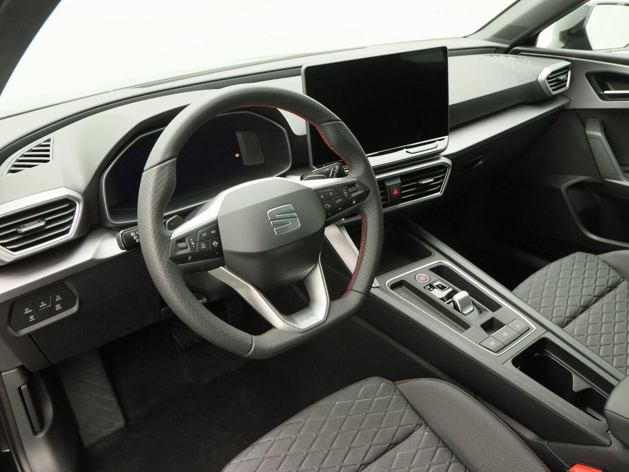 Seat LEON Sportstourer FR Business 1.5 TSI eHybrid PHEV 204pk | Trekhaak | Adaptive cruise control | Black pack | Achteruitrijcamera