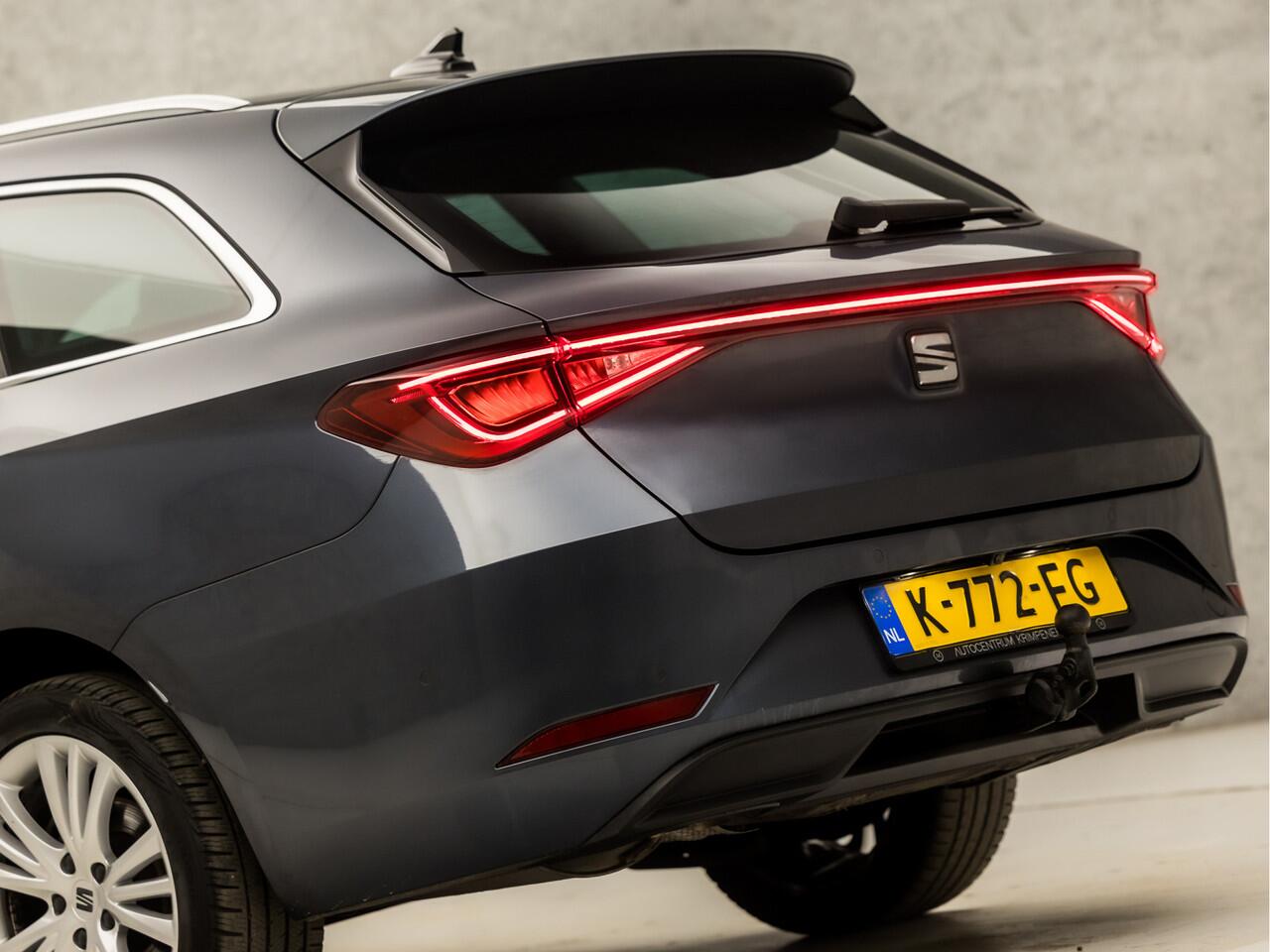 Seat LEON Sportstourer 1.5 TSI Sport 150Pk (VIRTUAL COCKPIT, APPLE CARPLAY, GROOT NAVI, TREKHAAK, CAMERA, SPORTSTOELEN, ADAPTIVE CRUISE, GETINT GLAS, NIEUWSTAAT)