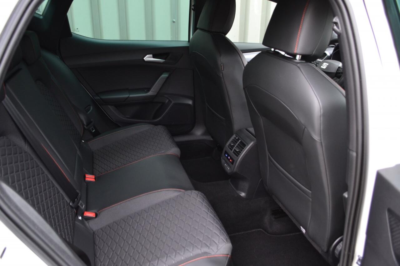 Seat LEON FR e-Hybrid Business LED/Camera/18''/Keyless