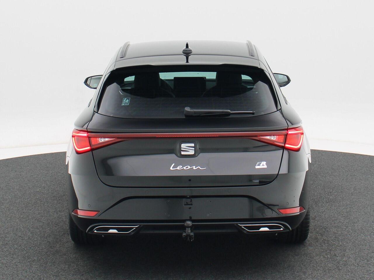 Seat LEON Sportstourer FR Business 1.5 TSI eHybrid PHEV 204pk | Trekhaak | Adaptive cruise control | Black pack | Achteruitrijcamera