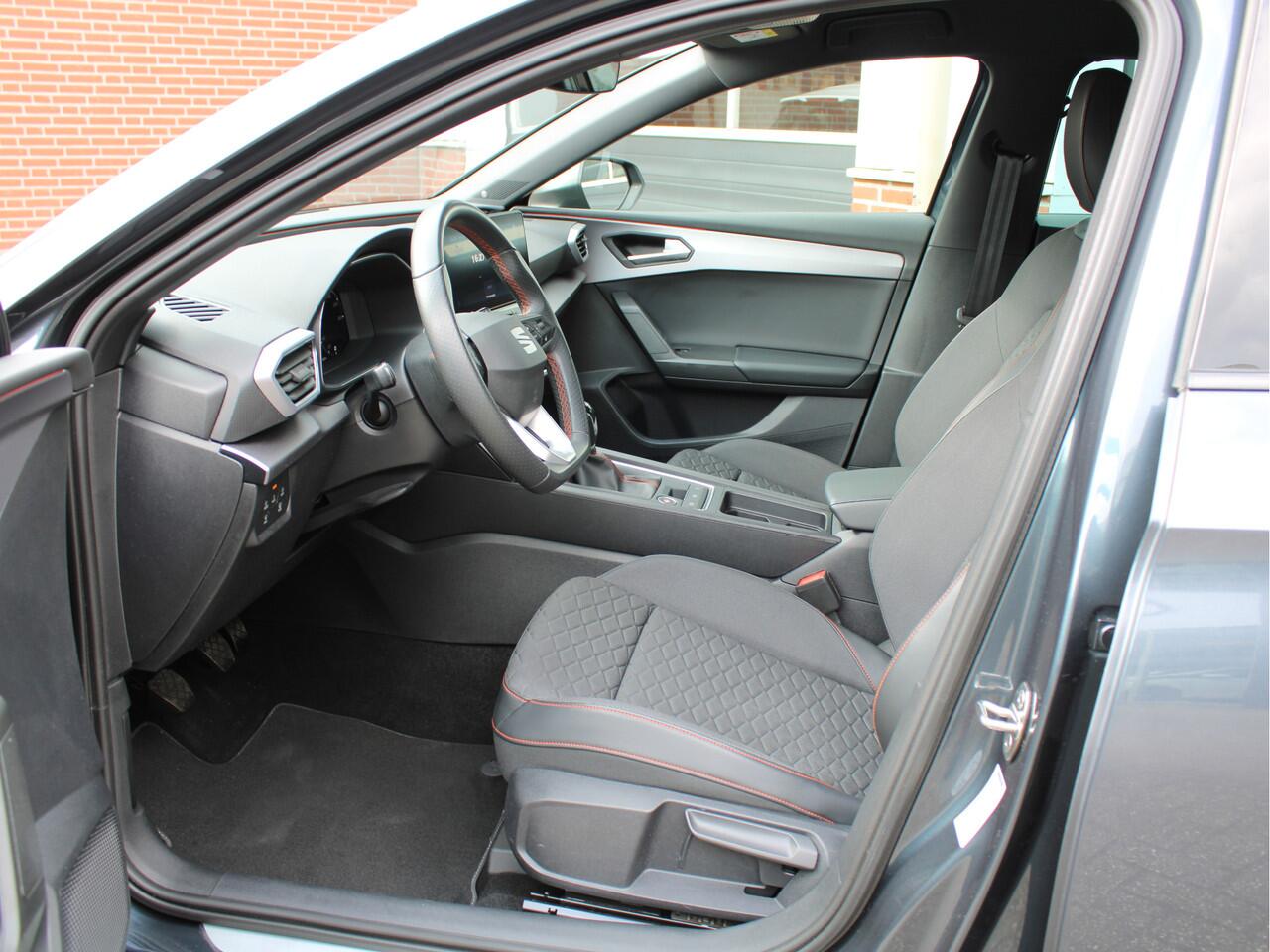 Seat LEON 1.0 TSI FR Launch Edition /Virtual Cockpit/BEATS/Trekhaak/Drive select/Camera/PDC/LED/Leder/DAB+/Stoelverw./ACC/NAP!