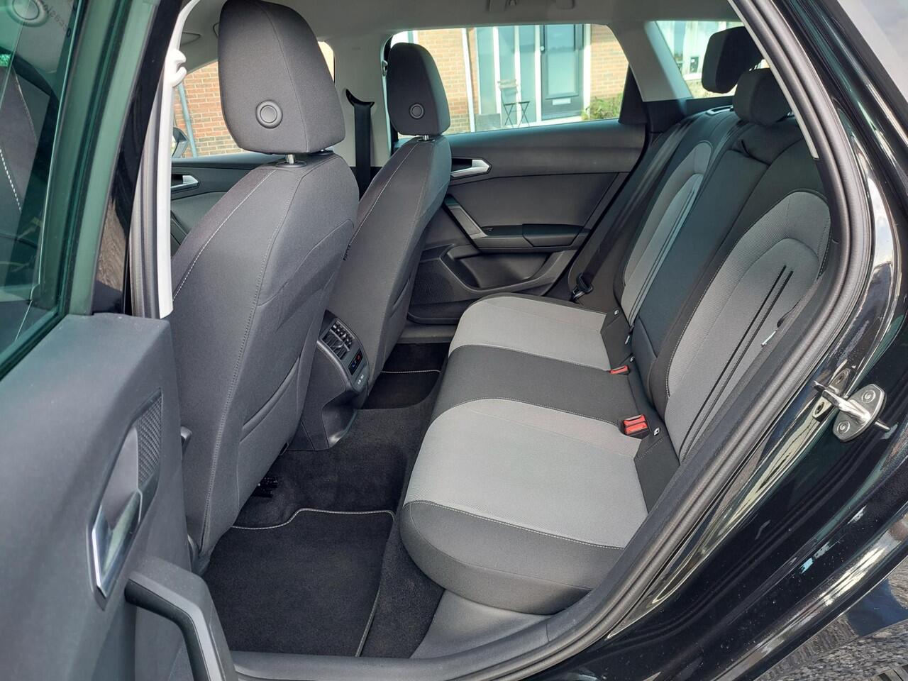 Seat LEON Sportstourer 1.0 eTSI Style Business Intense NL-auto | rijklaarprijs !!