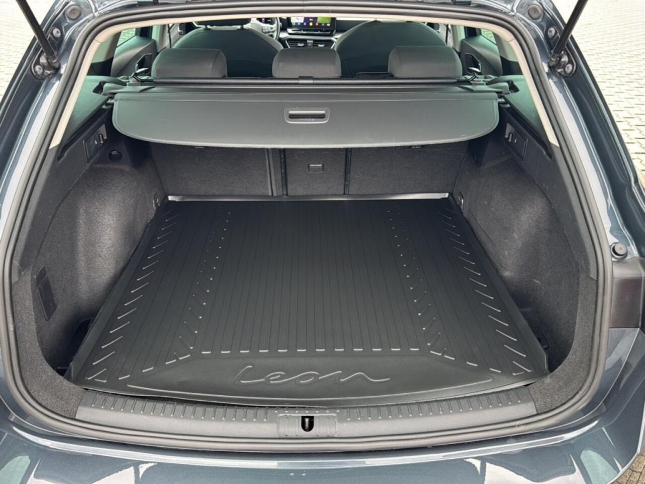 Seat LEON 2.0 TDI STYLE NAVI/CARPLAY/CRUISE/PDC/STOEL-STUURVERW