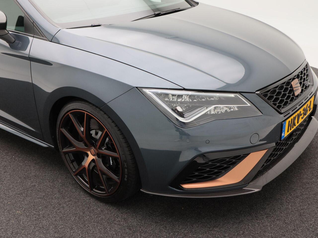 Seat LEON ST 2.0 TSi 300 Pk Automaat 4DRIVE CUPRA | Panoramadak | Bucket Seats | Camera | Stoelverwarming | 19 Inch | Beats Audio | 71.983 km!!