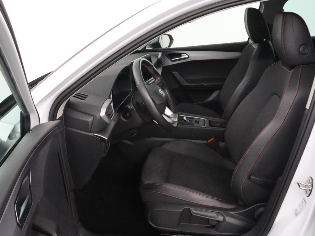 Seat LEON 1.4 TSI e-Hybrid FR | Trekhaak | Stoelverwarming | Camera | Adaptive cruise | Carplay | Navigatie | Full LED | Park Assist | Climate control | Bluetooth | PHEV | Plug In