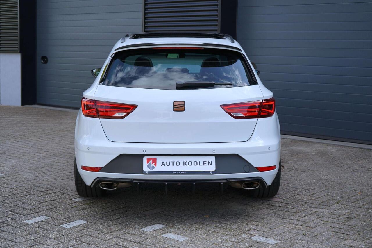 Seat LEON 2.0 TSI CUPRA 300 4-drive Pano/Schaal/Virtual/Maxton/Keyless/LED/Carplay