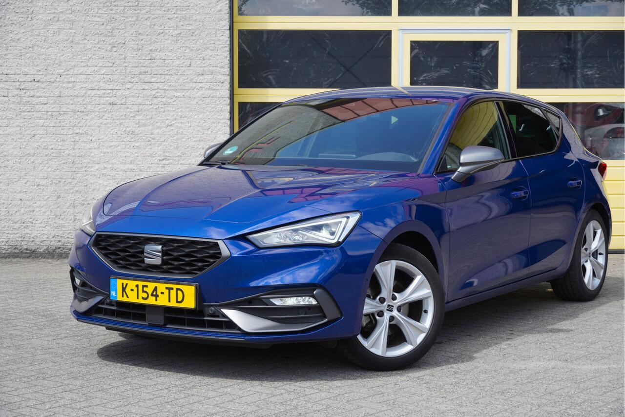 Seat LEON 1.0 TSI 5drs FR Launch Edition BJ2021 Lmv 17" | Led V+A | Pdc | Navi | Pianolak sierlijsten | Elek. trekhaak | App-Connect | Virtual cockpit | Dashboard verlichting | Climate control | Cruise control | Zwarte hemel | Sportstoelen | Extra getint glas