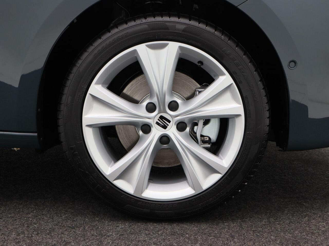 Seat LEON FR Business 1.5 TSI eHybrid PHEV 204pk | Trekhaak | Achteruitrijcamera | Navigatie | Cruise control