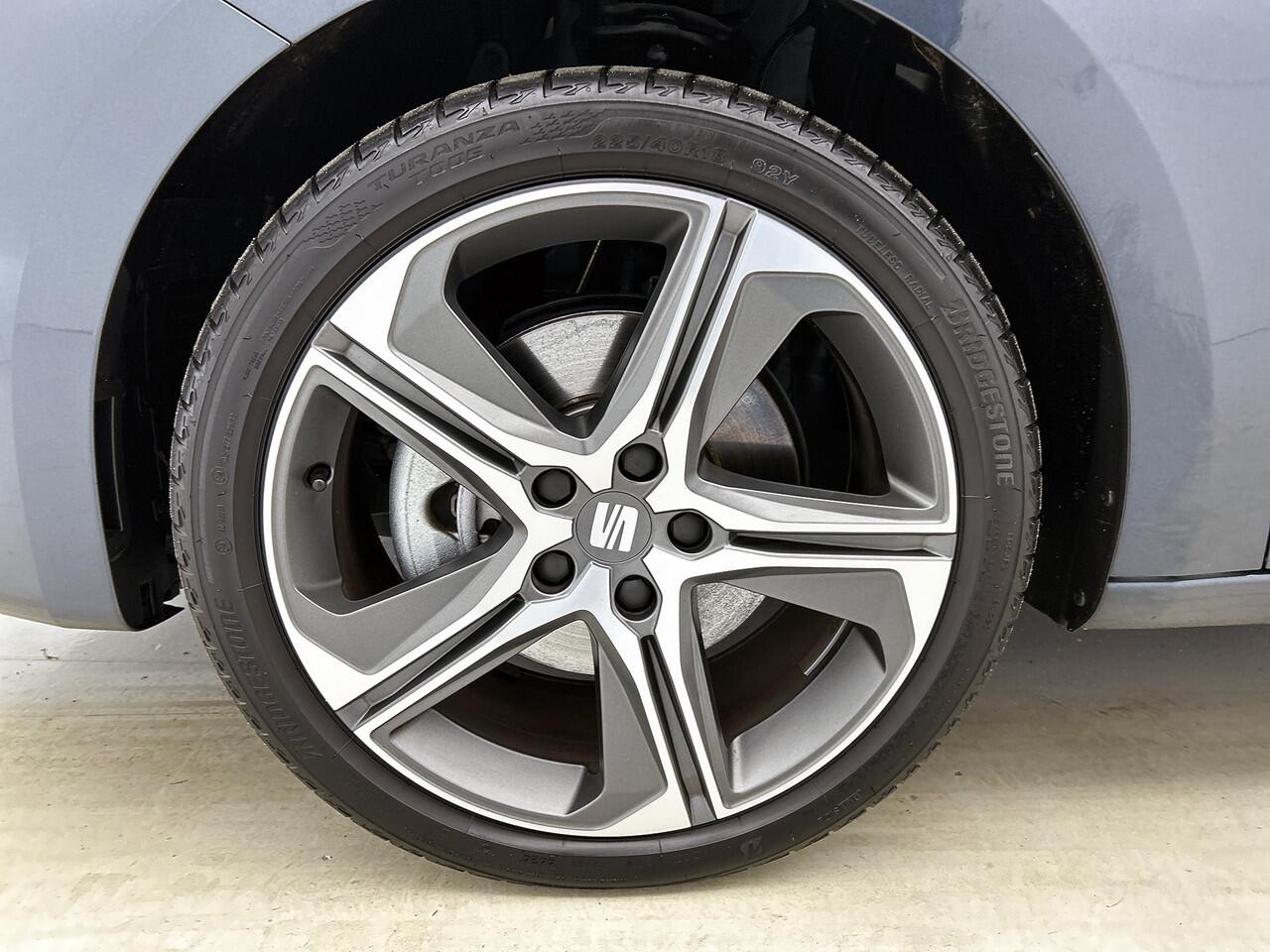 Seat LEON Sportstourer 1.5 TSI 204pk e-Hybrid FR Business DSG / Camera / Cruise control / Navigatie