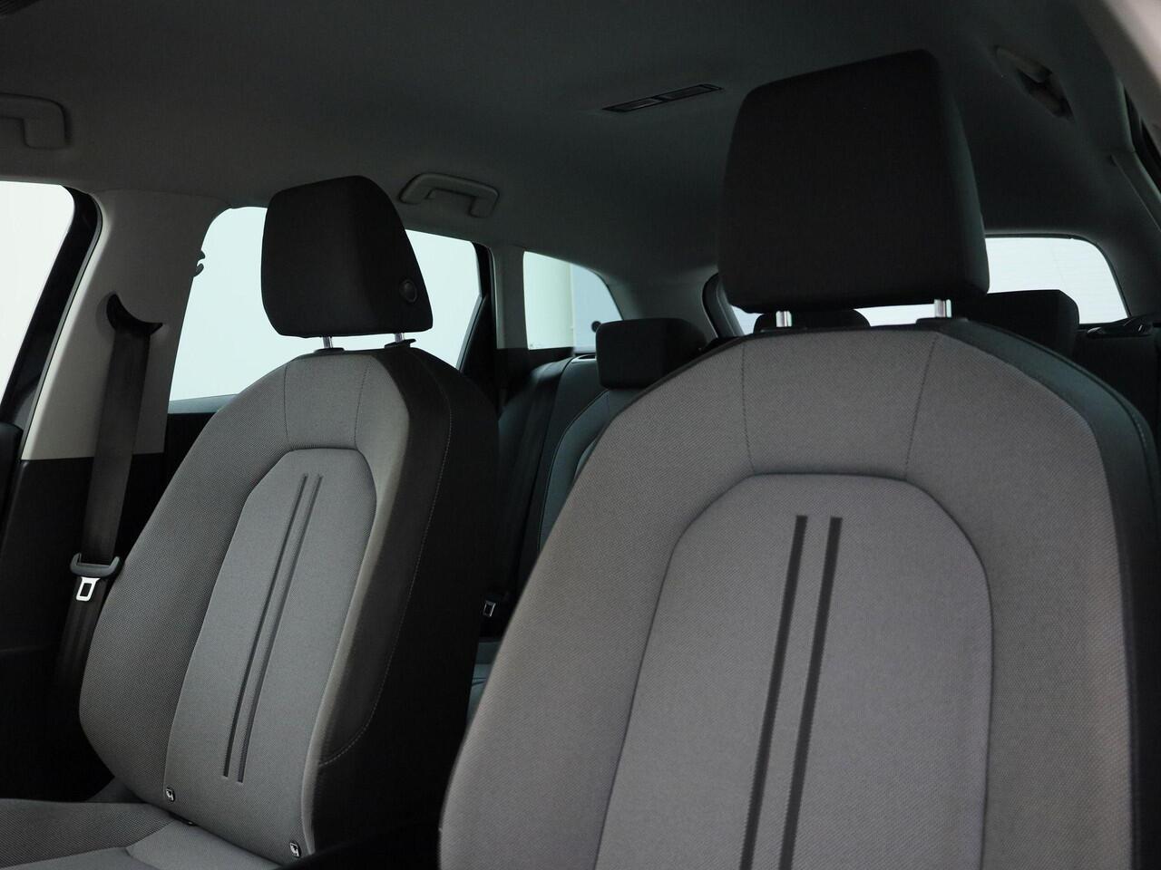 Seat LEON Sportstourer 1.0eTSI/110PK Style DSG · Navigatie · Stoel-& stuurverwarming · Parkeersensoren