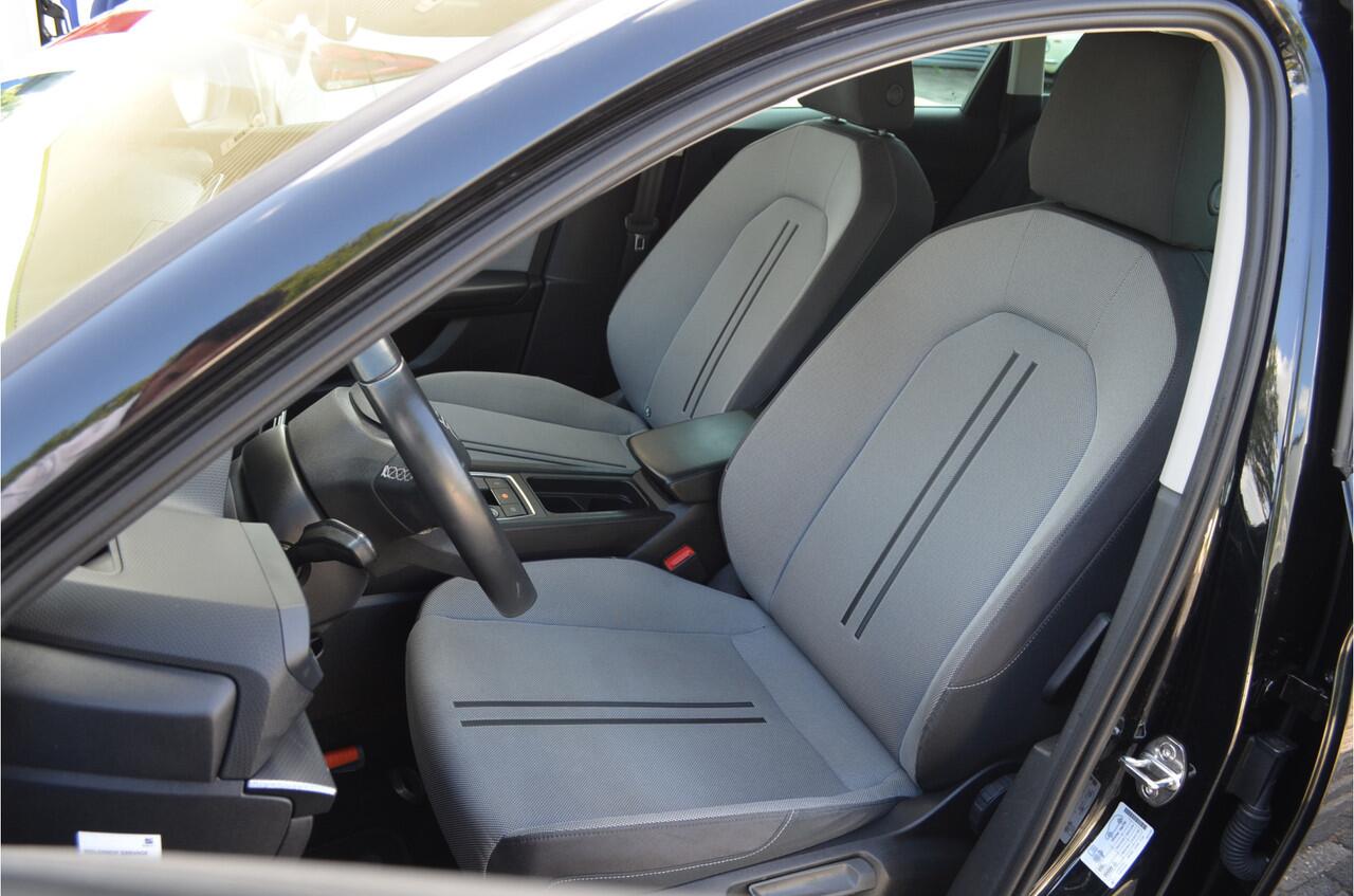 Seat LEON Sportstourer 1.5 TSI Virtual cockpit | Carplay | Adaptive cruise | LMV |