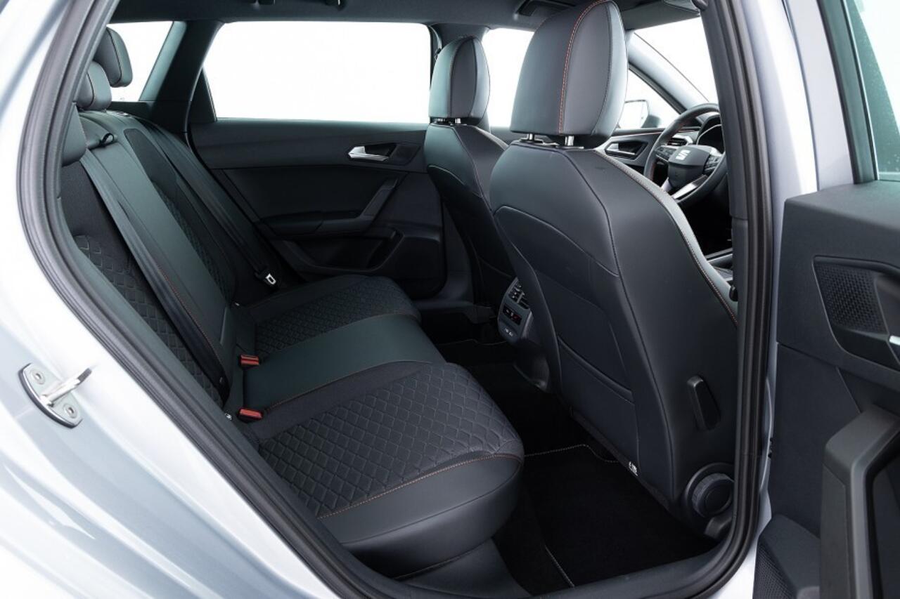 Seat LEON Sportstourer 1.0 TSI FR Business Intense | ADAPTIVE CRUISE | LANE ASSIST