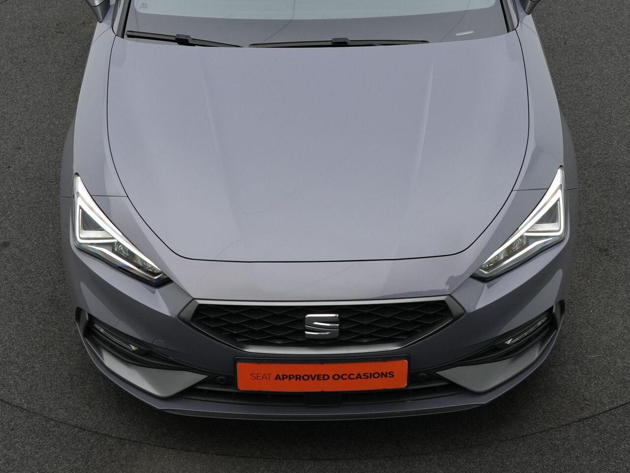 Seat LEON 1.0 TSI 110 pk FR | Panoramadak | Stuur-/stoelverwarming | Achteruitrijcamera | Adaptive Cruise