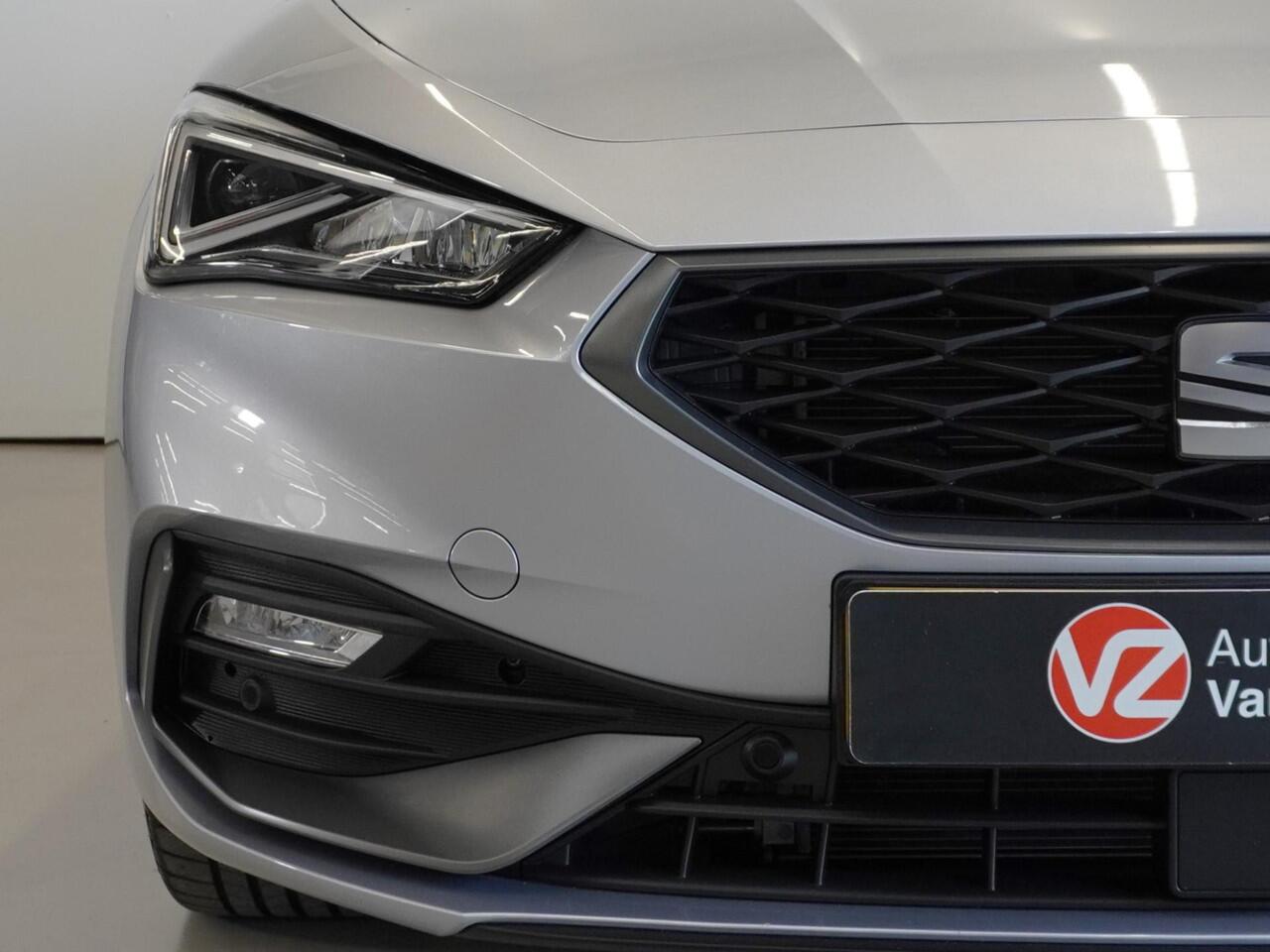 Seat LEON 1.5 eTSI FR Business Intense | Automaat | Panorama- Schuifdak | Beats Audio | Camera | Dodehoekbewaking | Rijklaarprijs